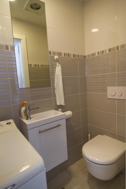 Apartment Sarc *